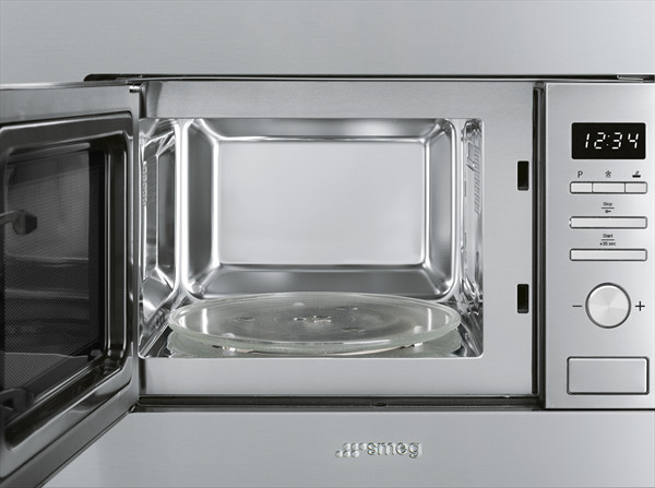 Smeg Microonde con Grill Acciaio Inox 20L 800W da Incasso Modello SF6301TN